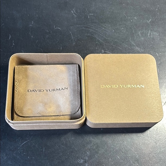David Yurman Jewelry - David Yurman jewelry box with pouch